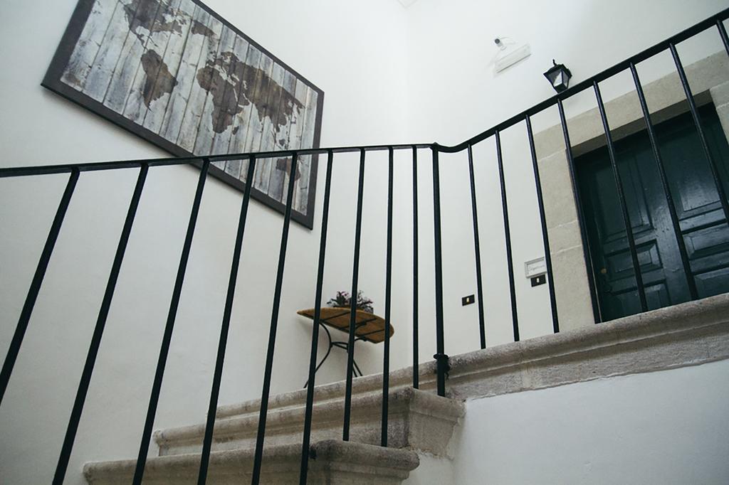 Palazzo Bianchi Domus Holidays Трани Екстериор снимка