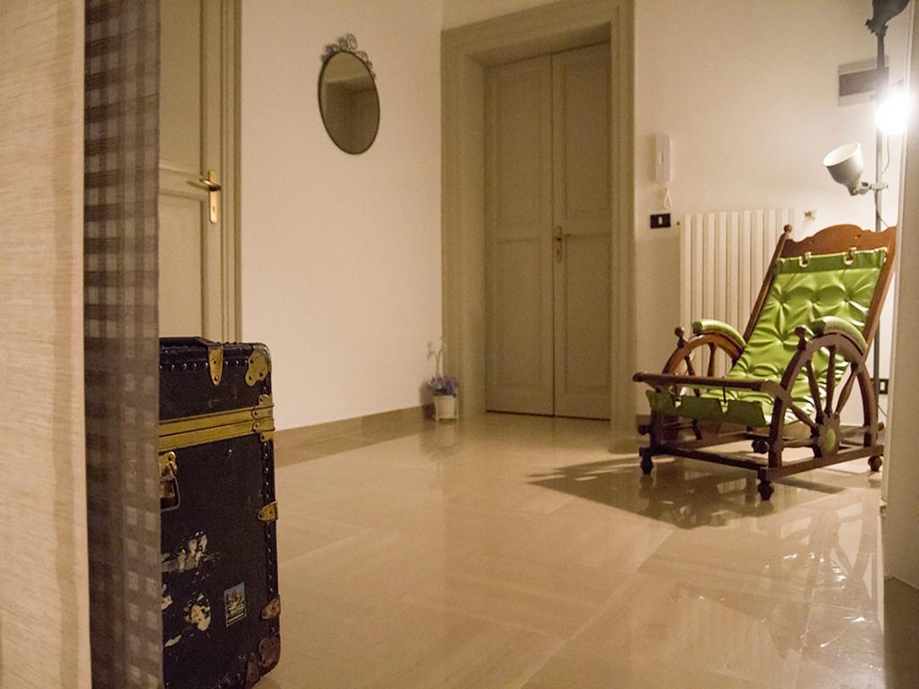 Palazzo Bianchi Domus Holidays Трани Екстериор снимка