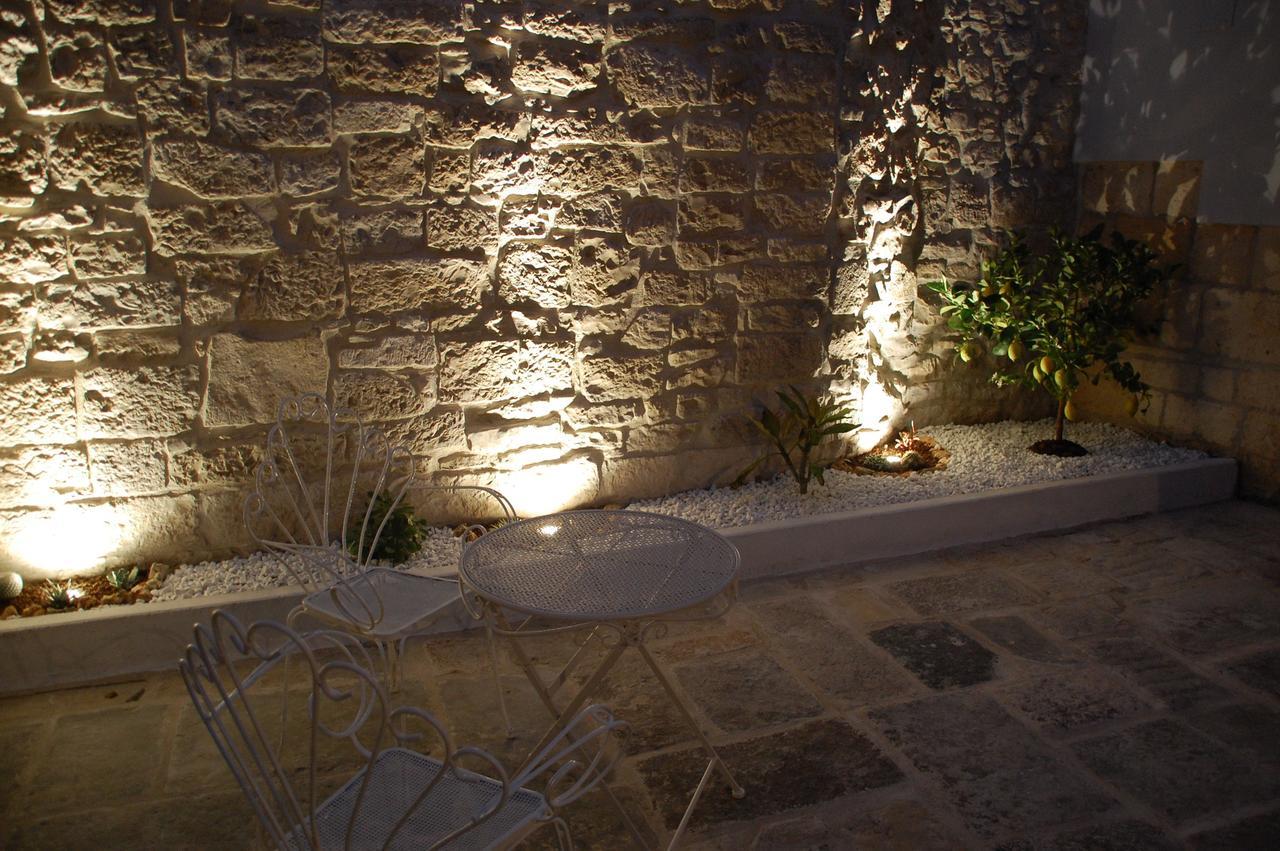 Palazzo Bianchi Domus Holidays Трани Екстериор снимка