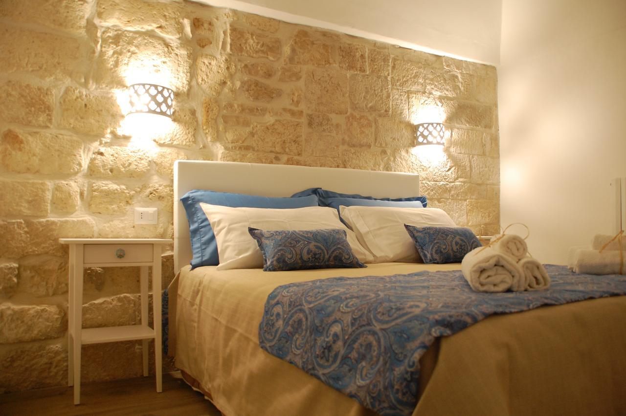 Palazzo Bianchi Domus Holidays Трани Екстериор снимка