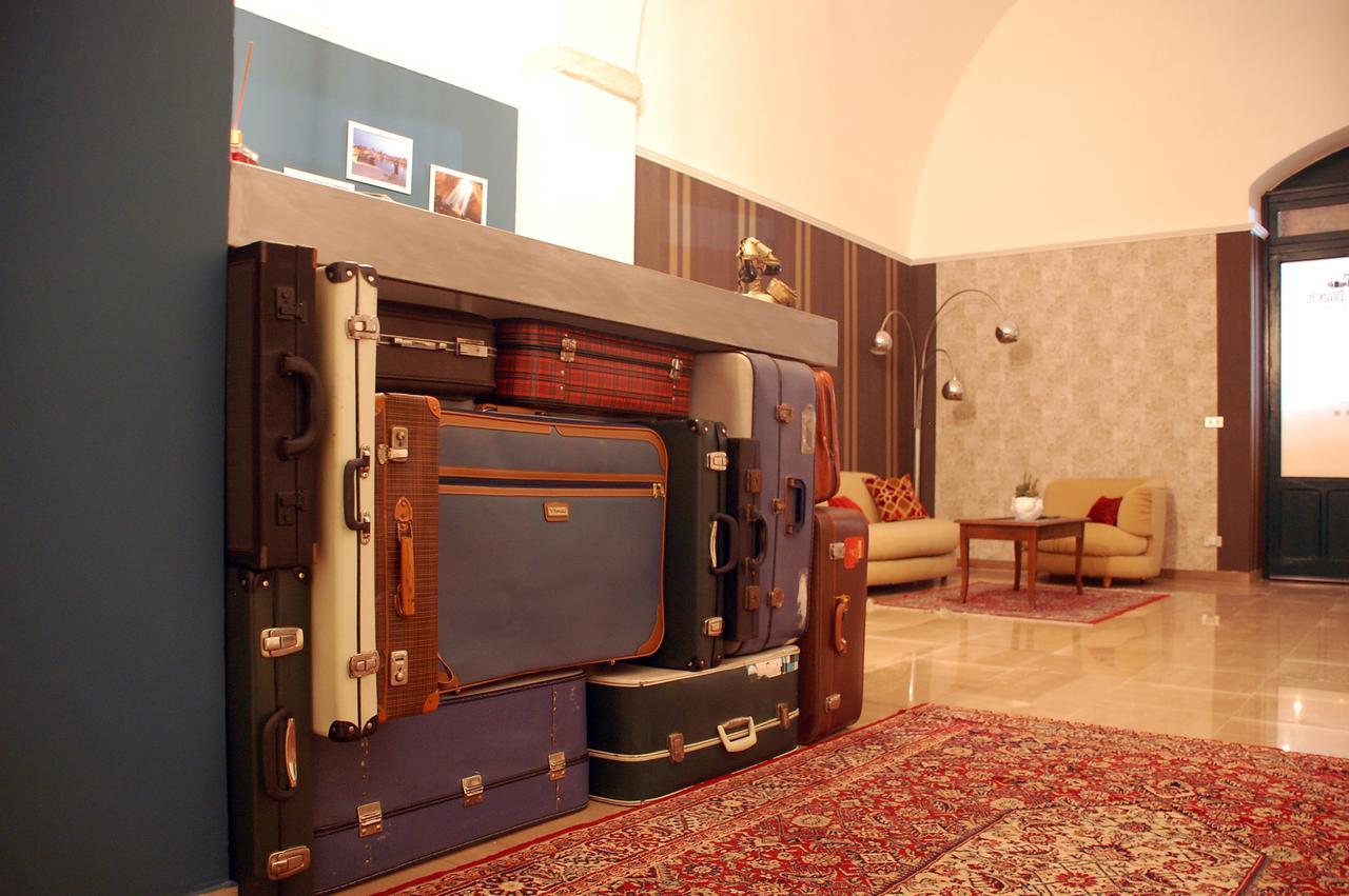 Palazzo Bianchi Domus Holidays Трани Екстериор снимка